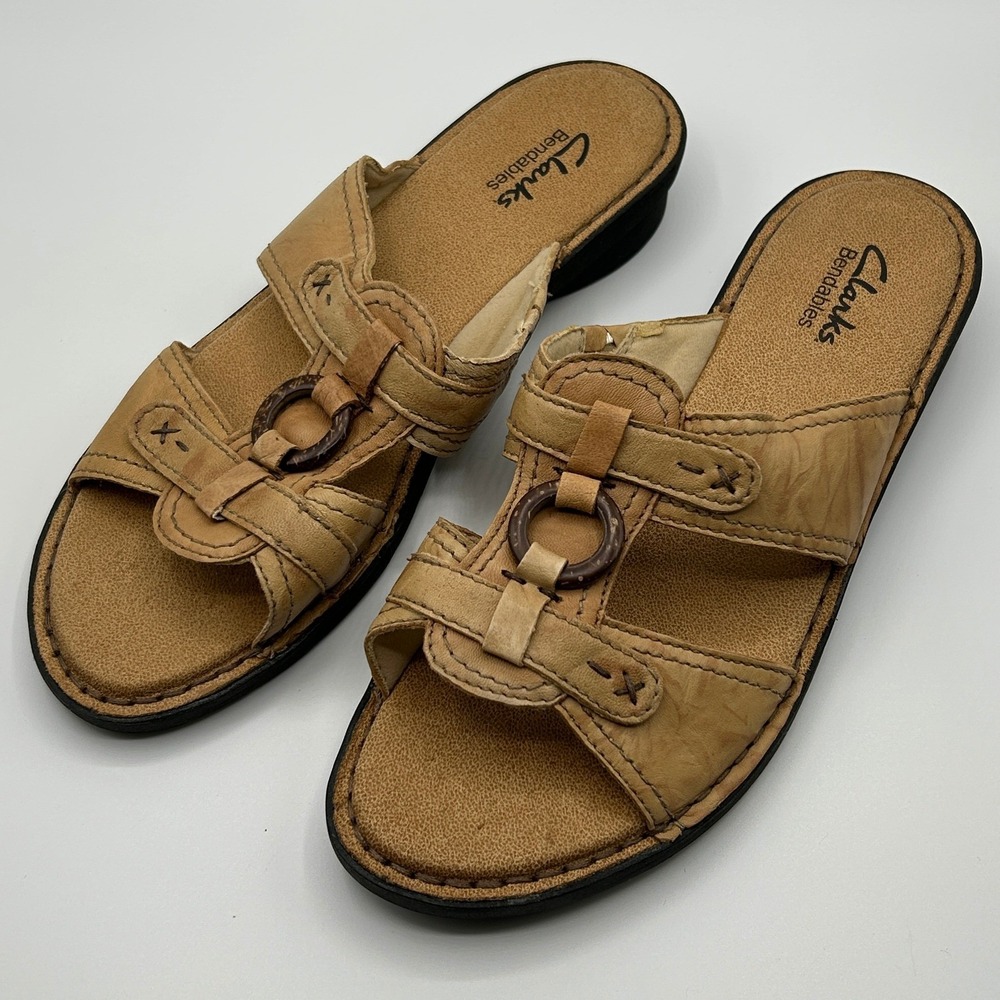 Clarks Bendables Tan Leather Slide Sandals 9M Comfort Casual Neutral Minimalist